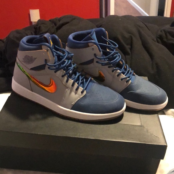 nike shoes with metallic swoosh